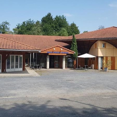 Hotel Eco Logis Espace Bellevue Séméac Екстериор снимка