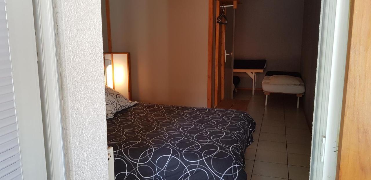 Hotel Eco Logis Espace Bellevue Séméac Екстериор снимка