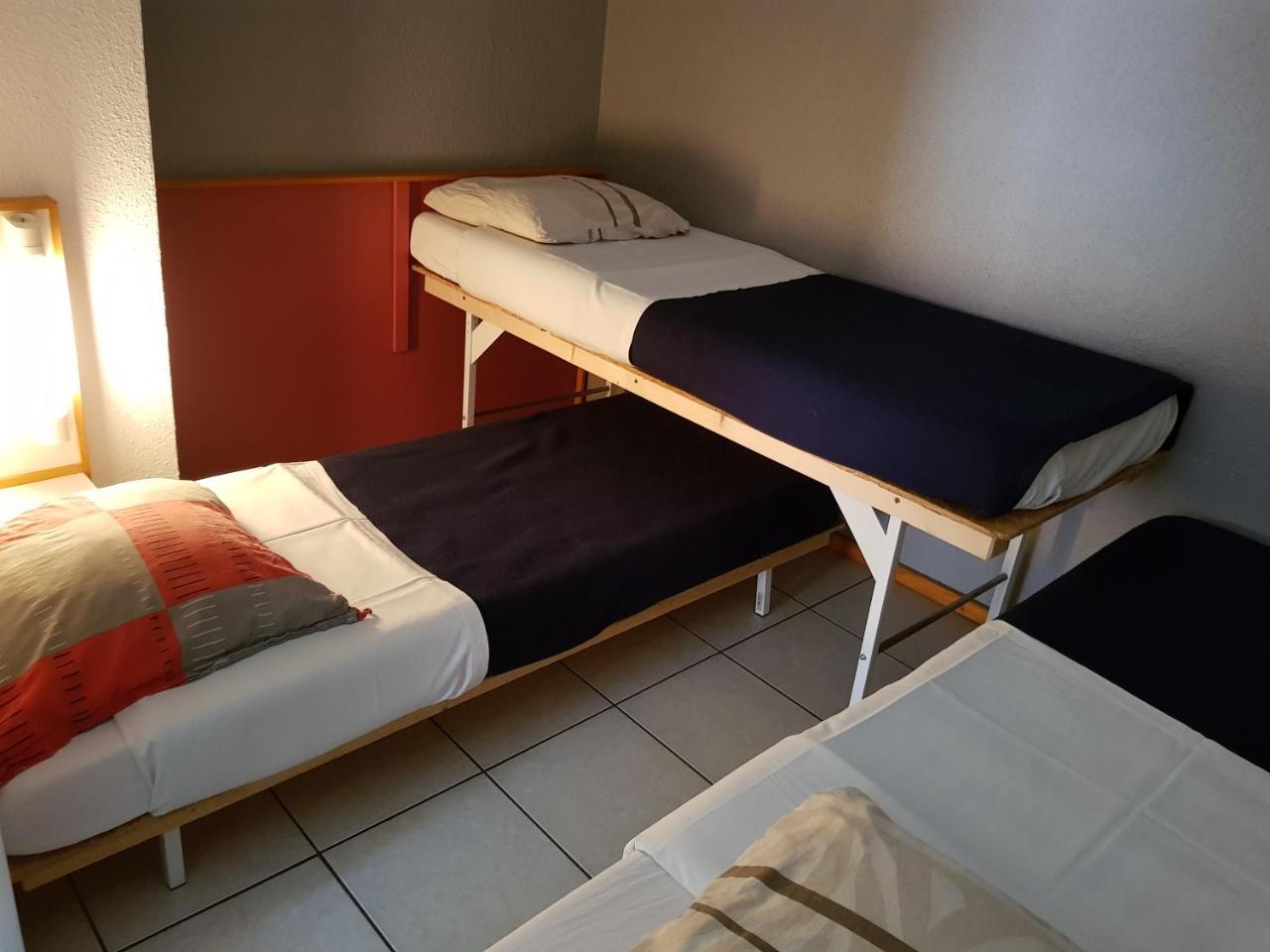 Hotel Eco Logis Espace Bellevue Séméac Екстериор снимка