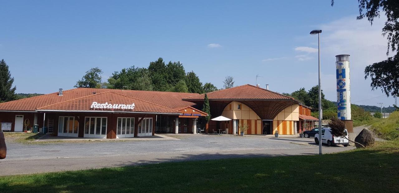 Hotel Eco Logis Espace Bellevue Séméac Екстериор снимка